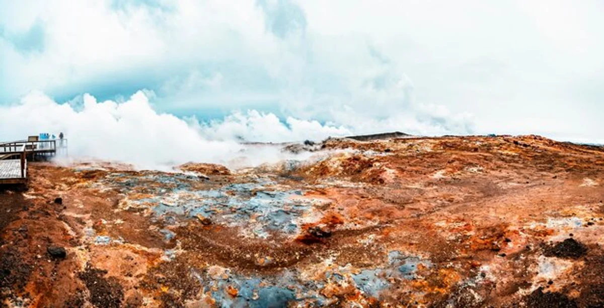 iceland geothermal hot springs landscape