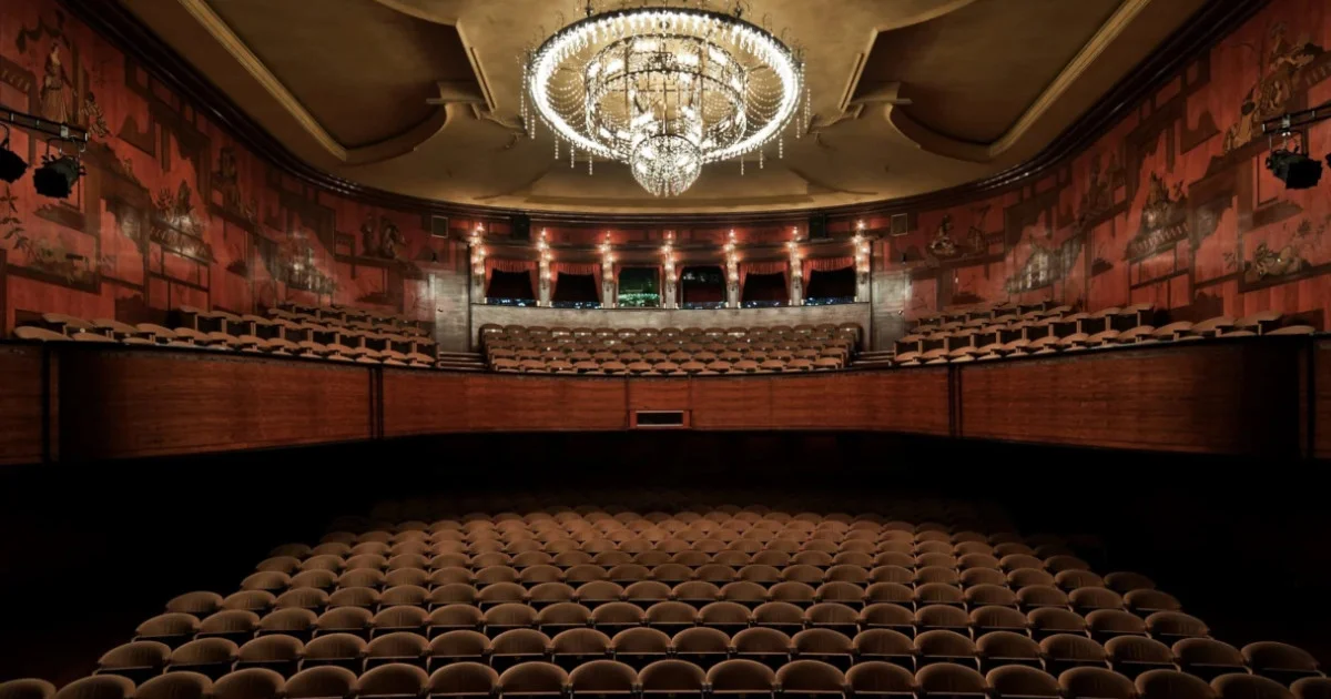 modern reinterpretation of classical theatre germany