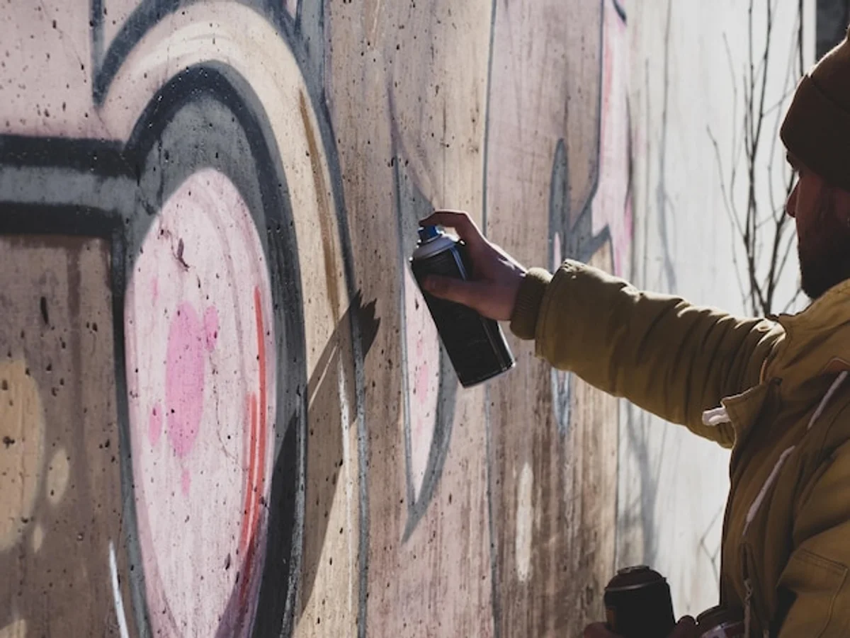 berlin contemporary art urban mural graffiti hidden gems