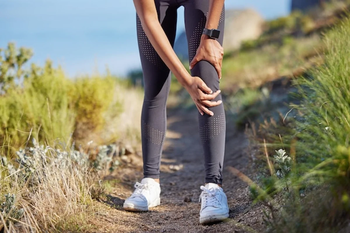 running injury knee outdoor pain woman