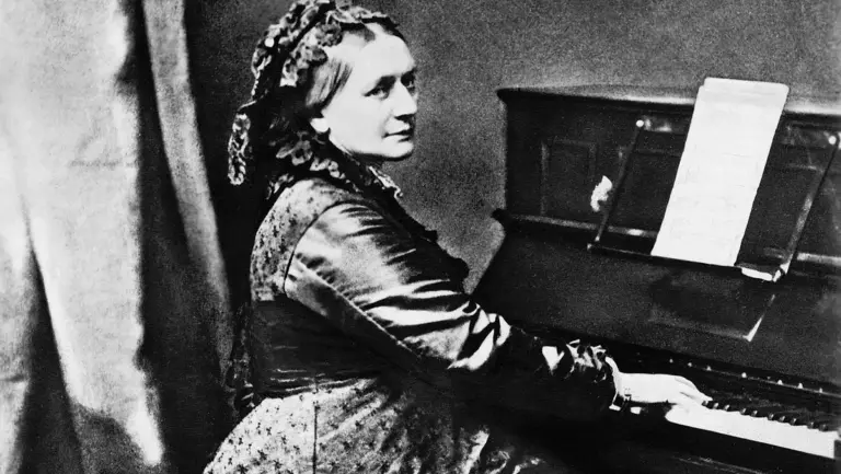 clara schumann performing piano 19th century
