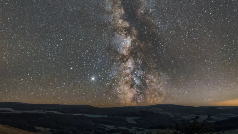 amateur astronomer group stargazing night germany
