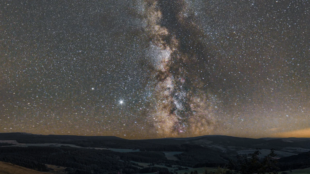 amateur astronomer group stargazing night germany