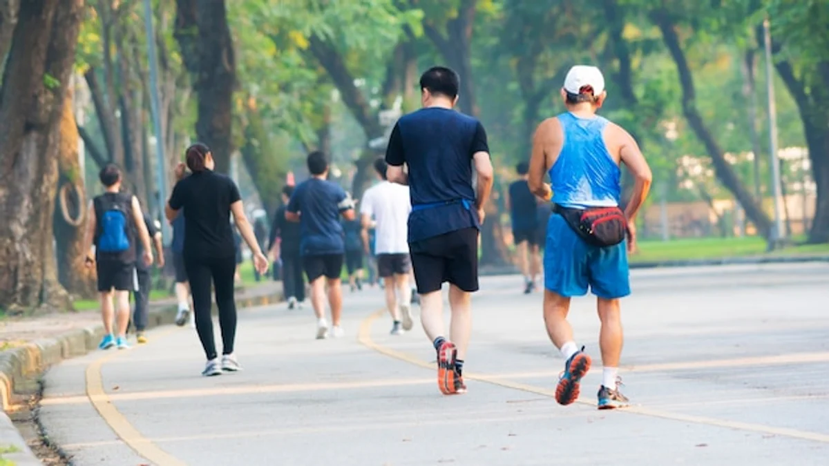 reverse running fitness urban park