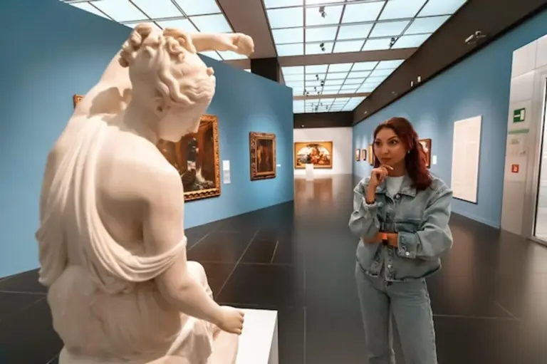 contemporary sculpture exhibition Germany crowd