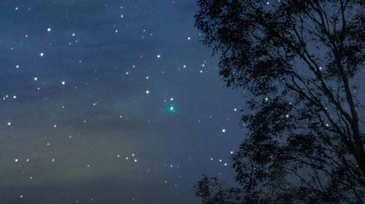 Der interstellare Komet 3I/ATLAS und seine ersten Beobachtungen von Amateurastronomen