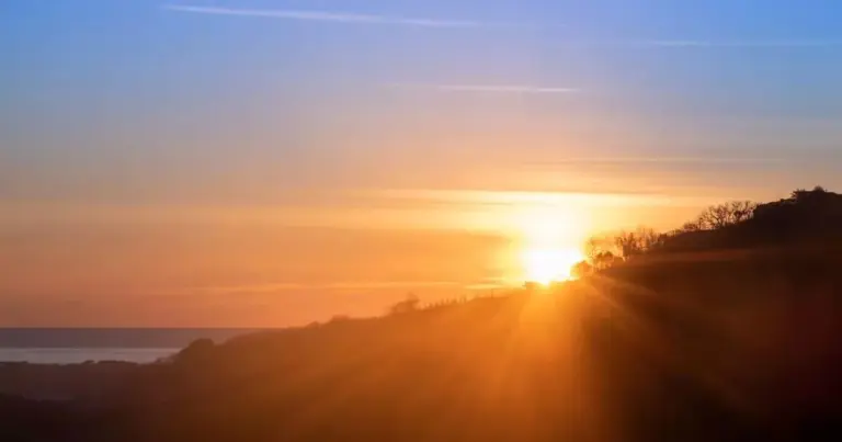 Wann ist die Wintersonnenwende und wie lange dauert es, bis es in Großbritannien heller wird?